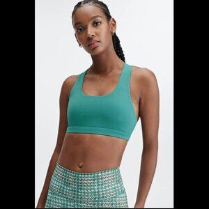 Fabletics Boost Medium Impact Sports Bra  Tropics/Powder  Sz XL